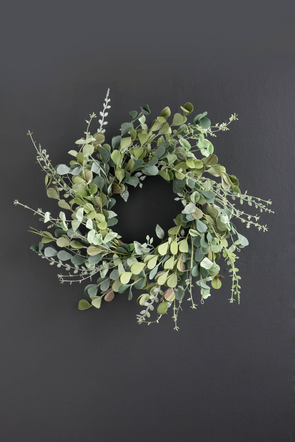 46cm Mixed Green/Eucalyptus Wreath on Rattan Base