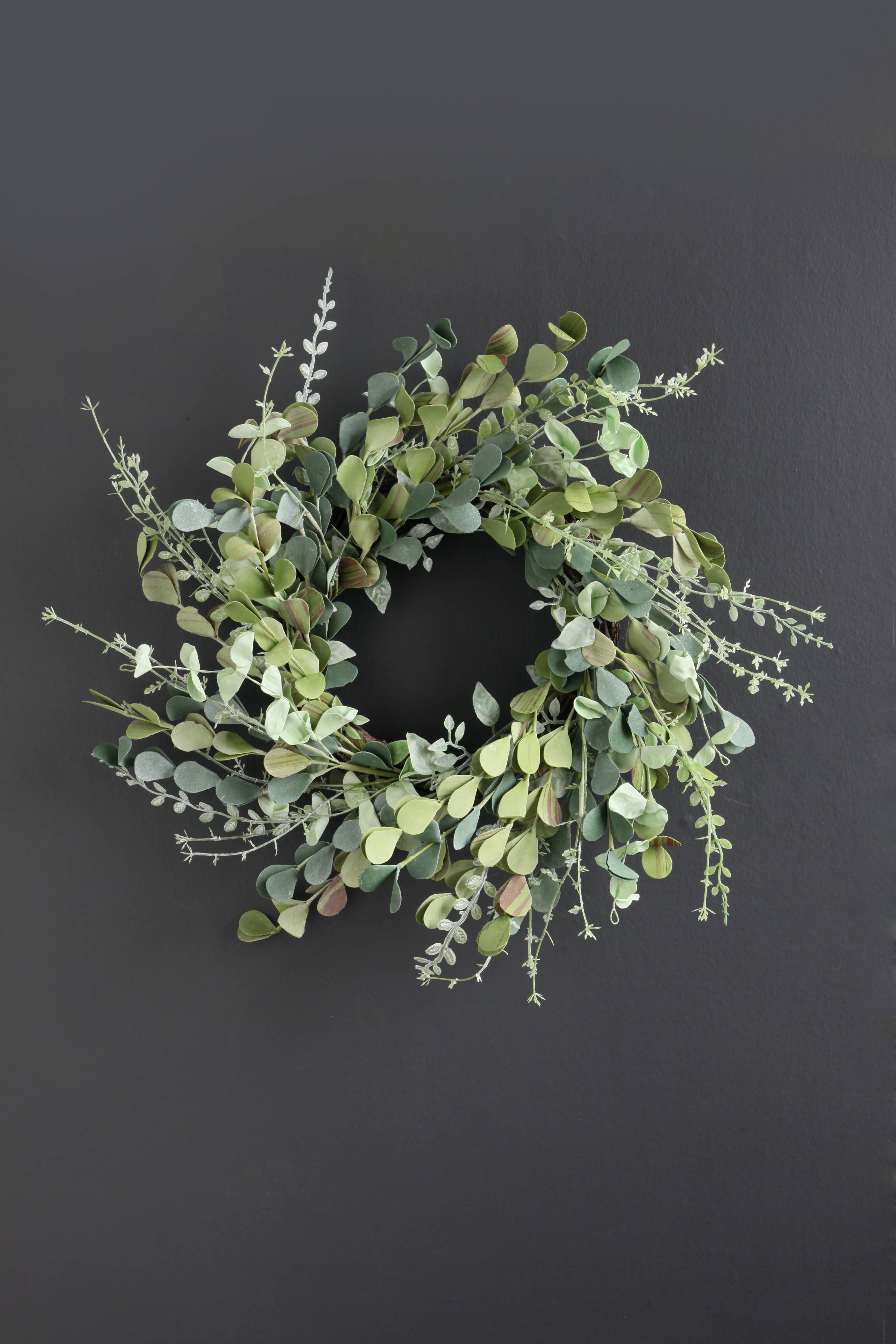 46cm Mixed Green/Eucalyptus Wreath on Rattan Base