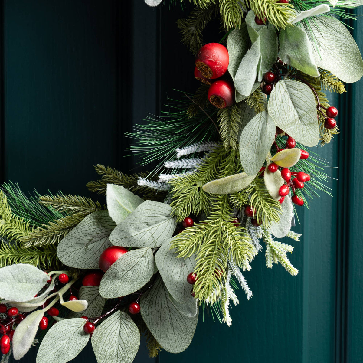 58cm Rosehip, Berry & Eucalyptus Wreath - SEL2258