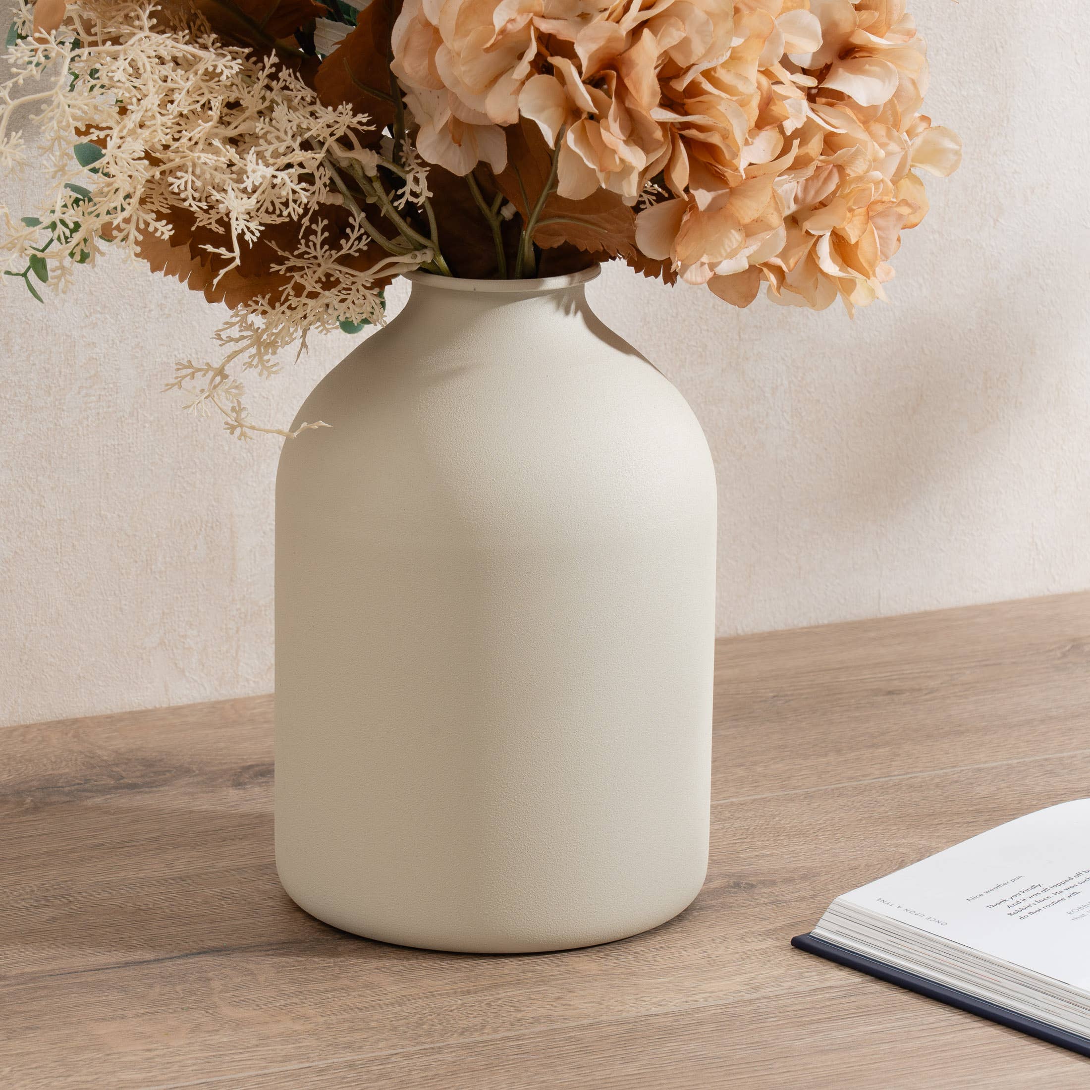 23.5cm Vase Off White - SEL5090