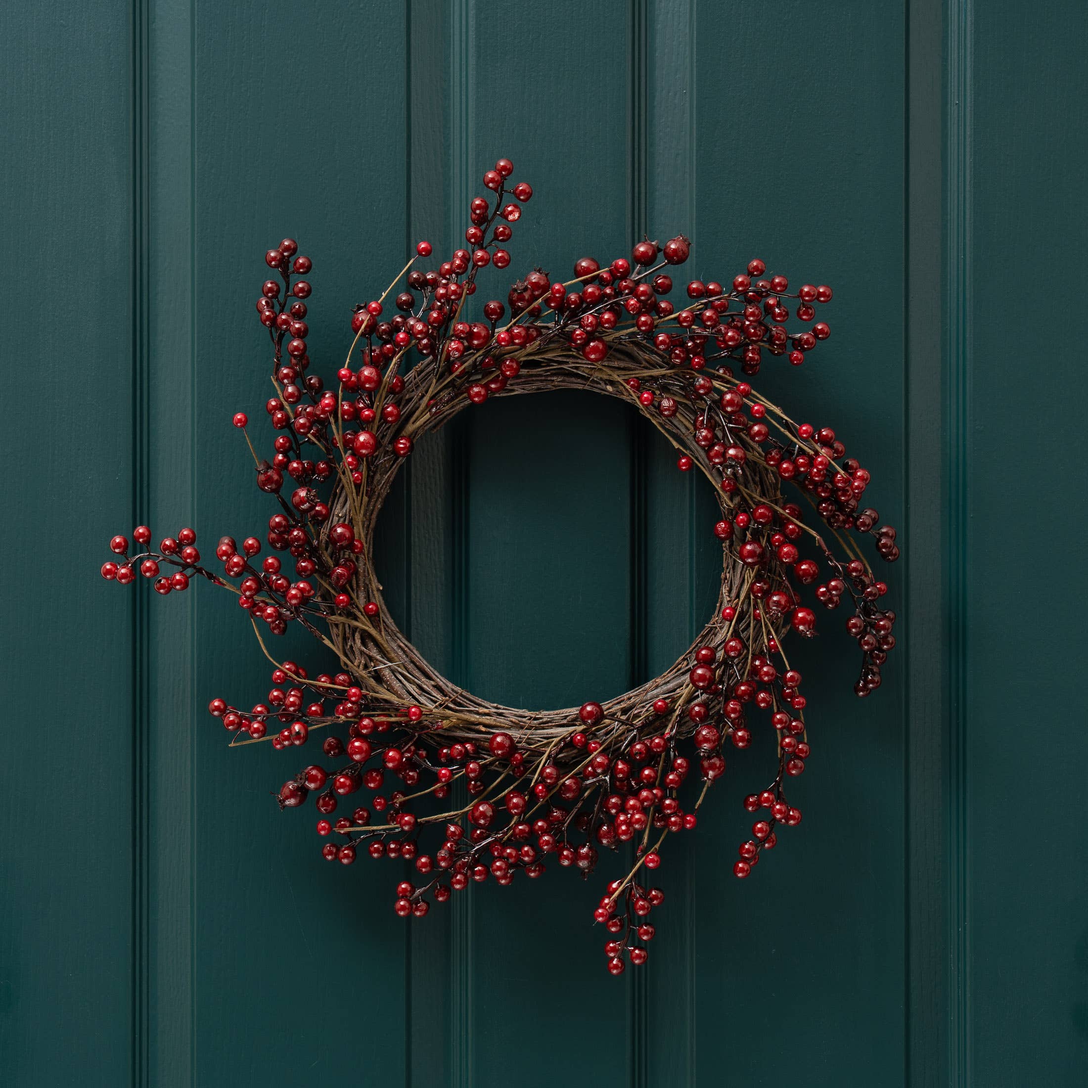 40cm Red Berry Wreath - SEL2459